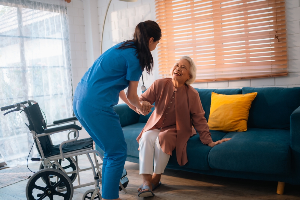 Senior,Woman,Receives,Medical,Advice,And,Treatment,From,A,Doctor